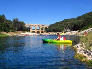 canoe-pont-du-gard.jpg