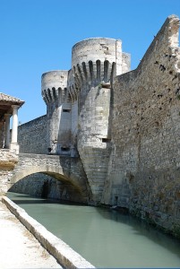 chapelle_et_porte_notre-dame_de_pernes-les-fontaines_-_02.jpg